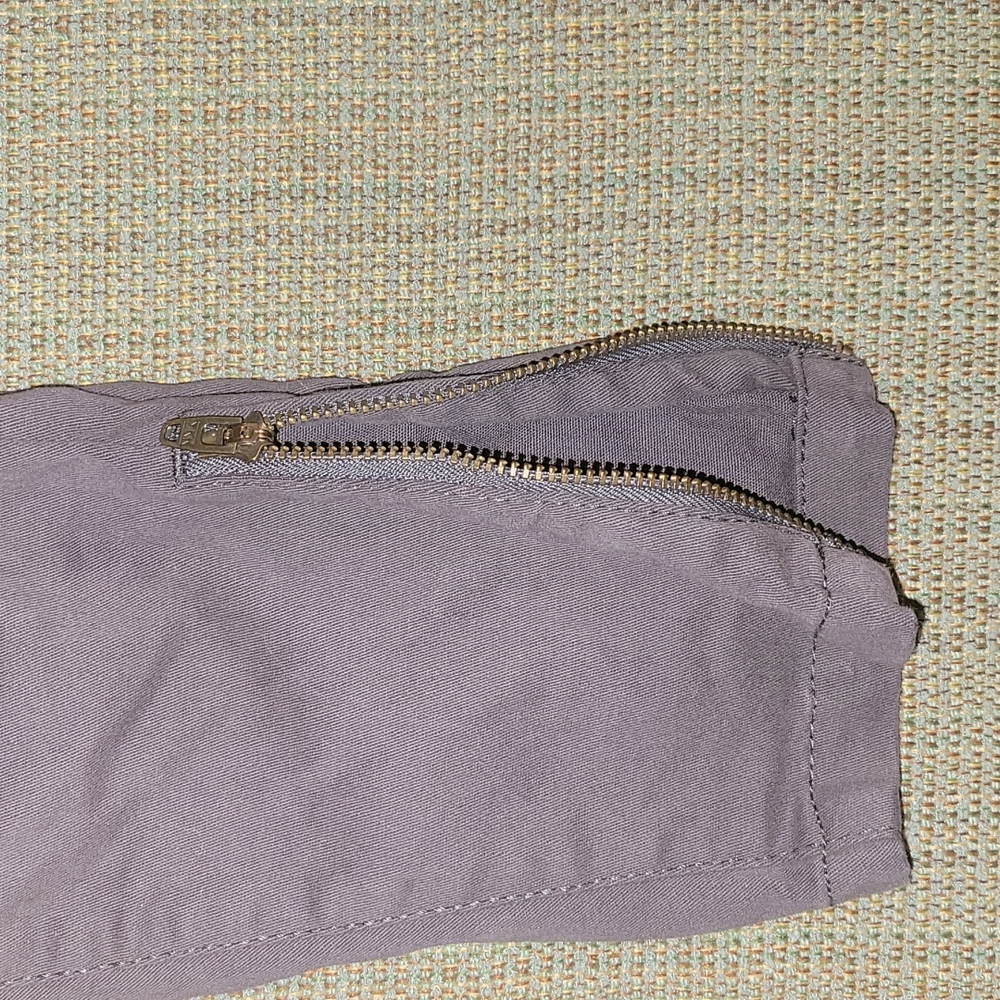 Juniors BONGO gray pants with zipper